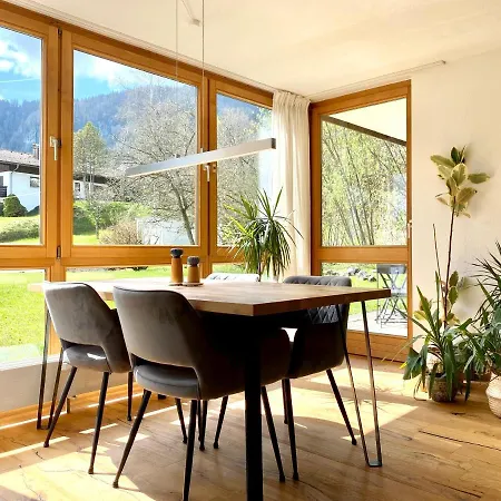 See Lounge I Garten I Parkplatz I Kuche I Netflix Apartment *