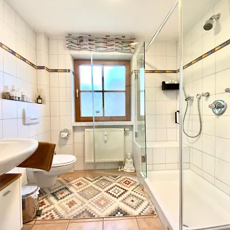 See Lounge I Garten I Parkplatz I Kuche I Netflix Apartment *